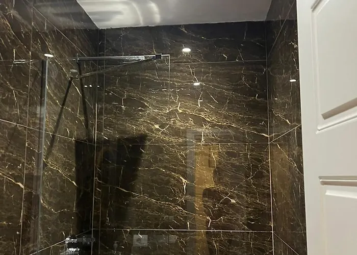 Urban 3 Гостевой дом Тирана